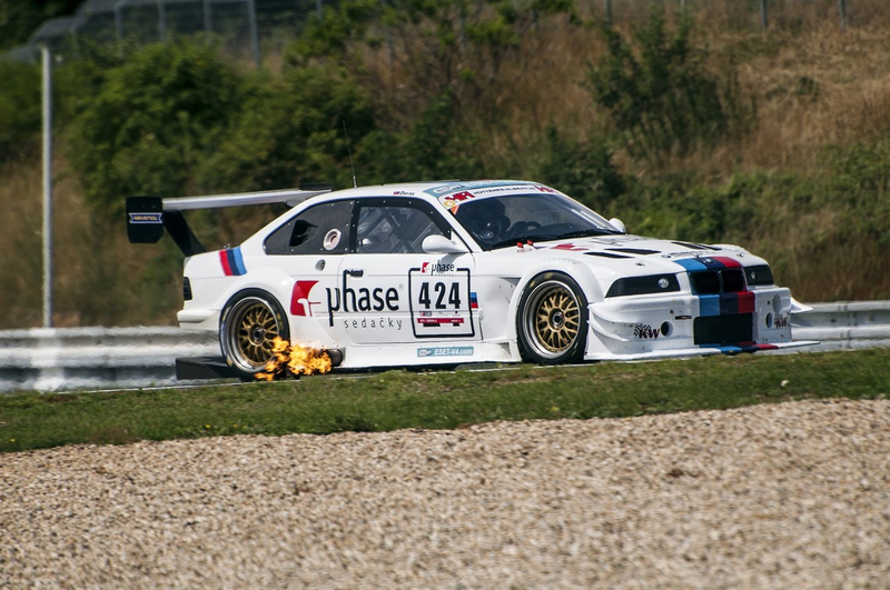Illustration for article titled AAAAAAAAAAAAAAND I'm knee-deep in RaceCarsDirect